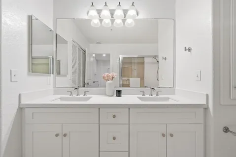 $1,728,000 | 2291 Oaktree Drive, Unit 201, Mountain View, CA 94040