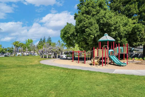 $1,728,000 | 2291 Oaktree Drive, Unit 201, Mountain View, CA 94040