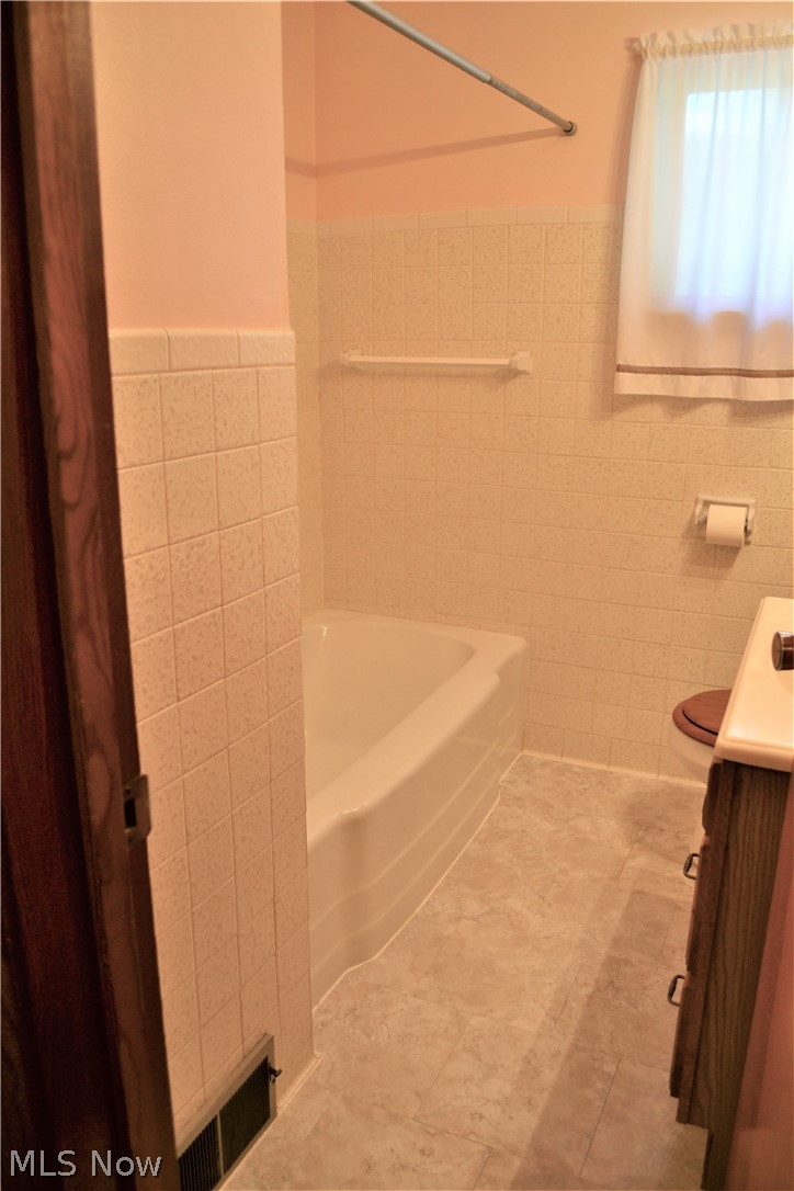 164 Greenbrier Road Weirton, WV 26062 - Photo 10 of 13 Gallery Image 10