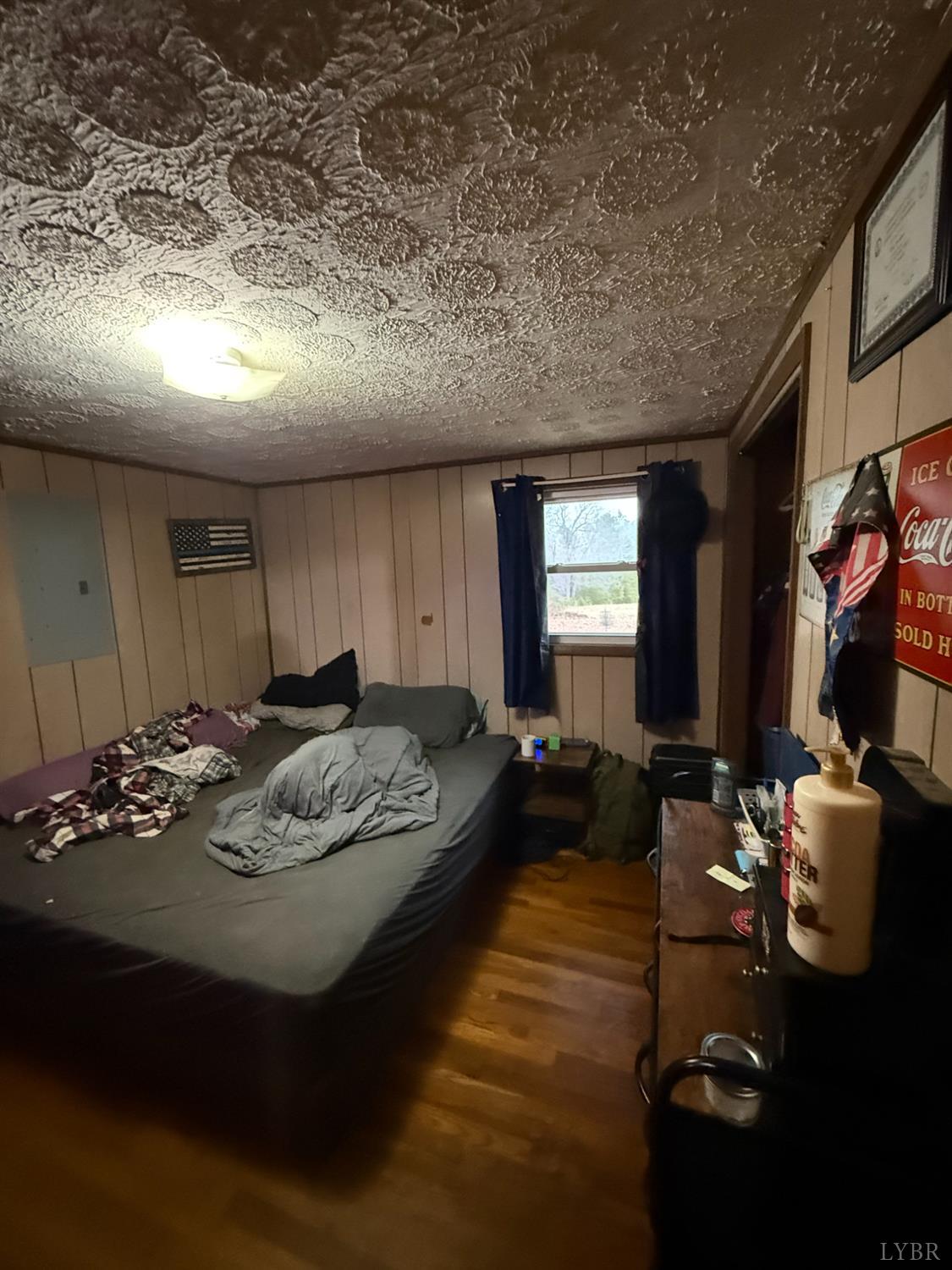 6218 Old Evergreen Road Appomattox, VA 24522 - Photo 8 of 17 a living room with furniture chess board and a window
