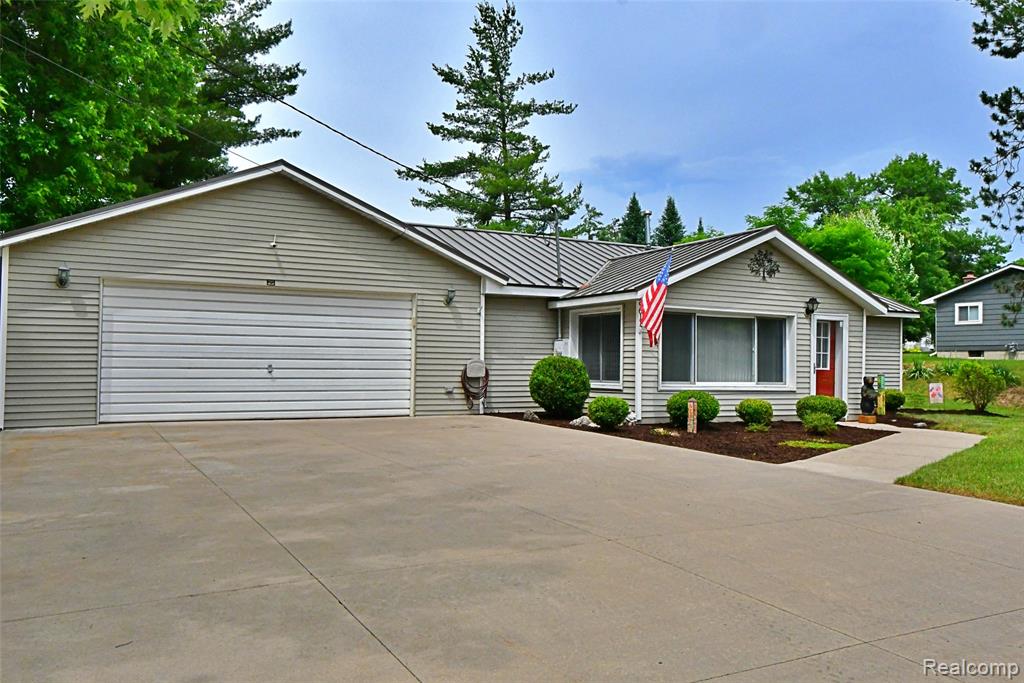 9611 Monroe Road St. Helen, MI 48656 - Photo 2 of 24