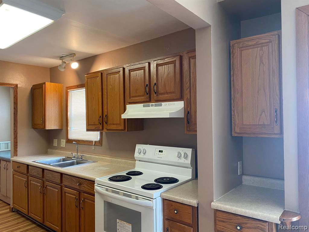 8302 Toepfer Road Warren, MI 48089 - Photo 9 of 17