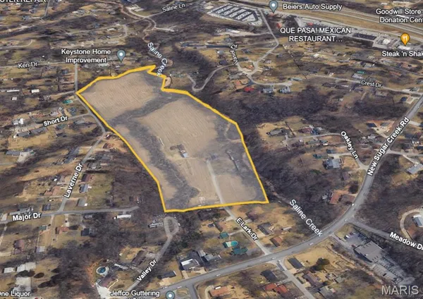 $1,950,000 | 108 East Lark Drive, Fenton, MO 63026