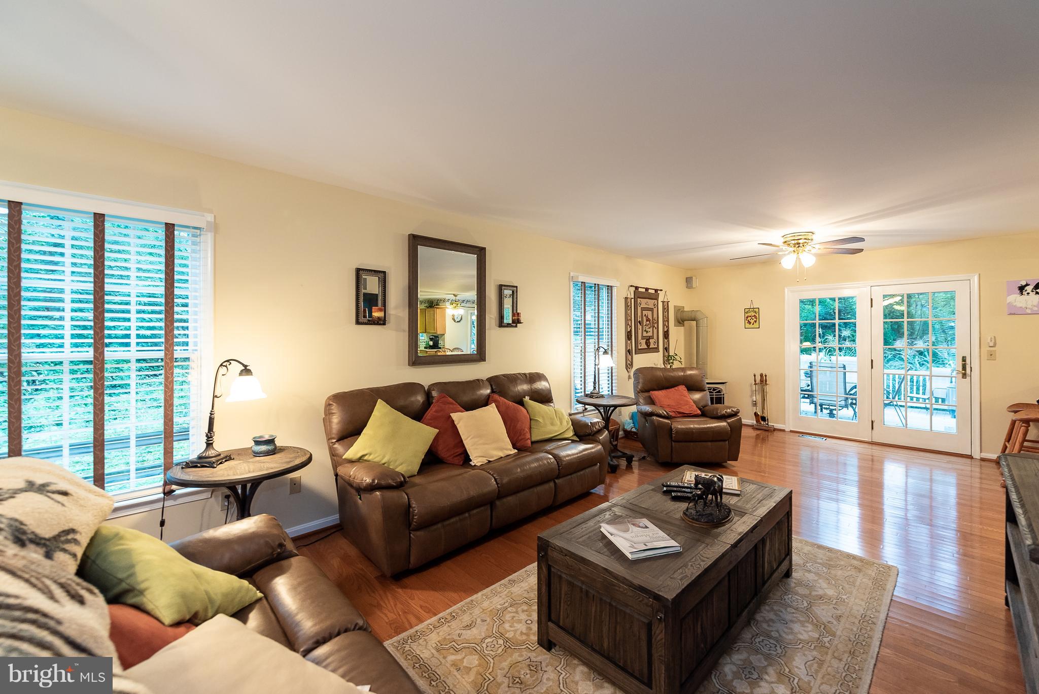 5807 Hunt Club Road Elkridge, MD 21075 - Photo 3 of 30 Living Room