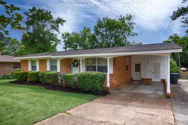 $289,500 | 2017 Chambers Drive Northeast, Huntsville, AL 35811
