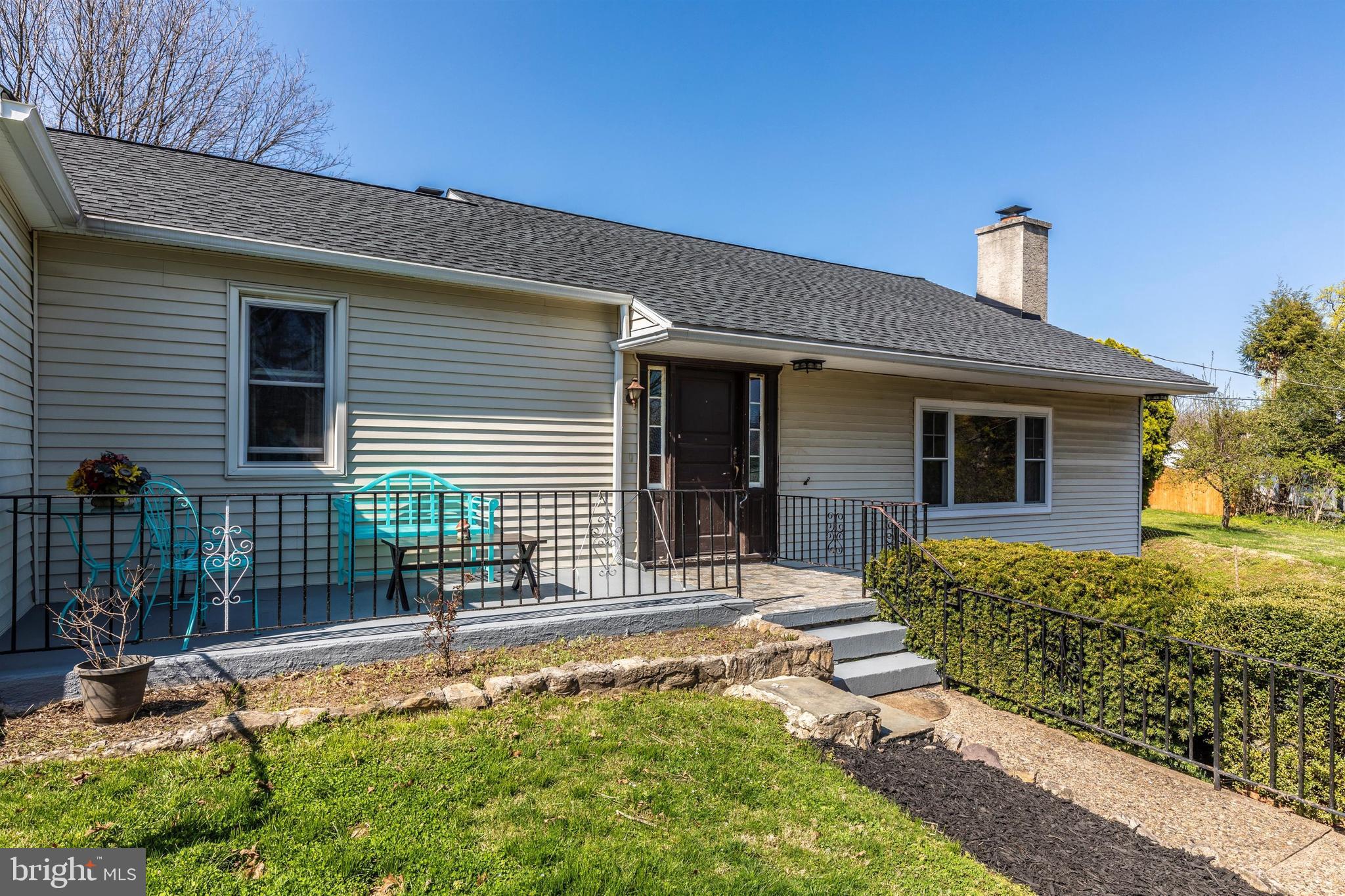 237 Walker Road Wayne, PA 19087 - Photo 2 of 55