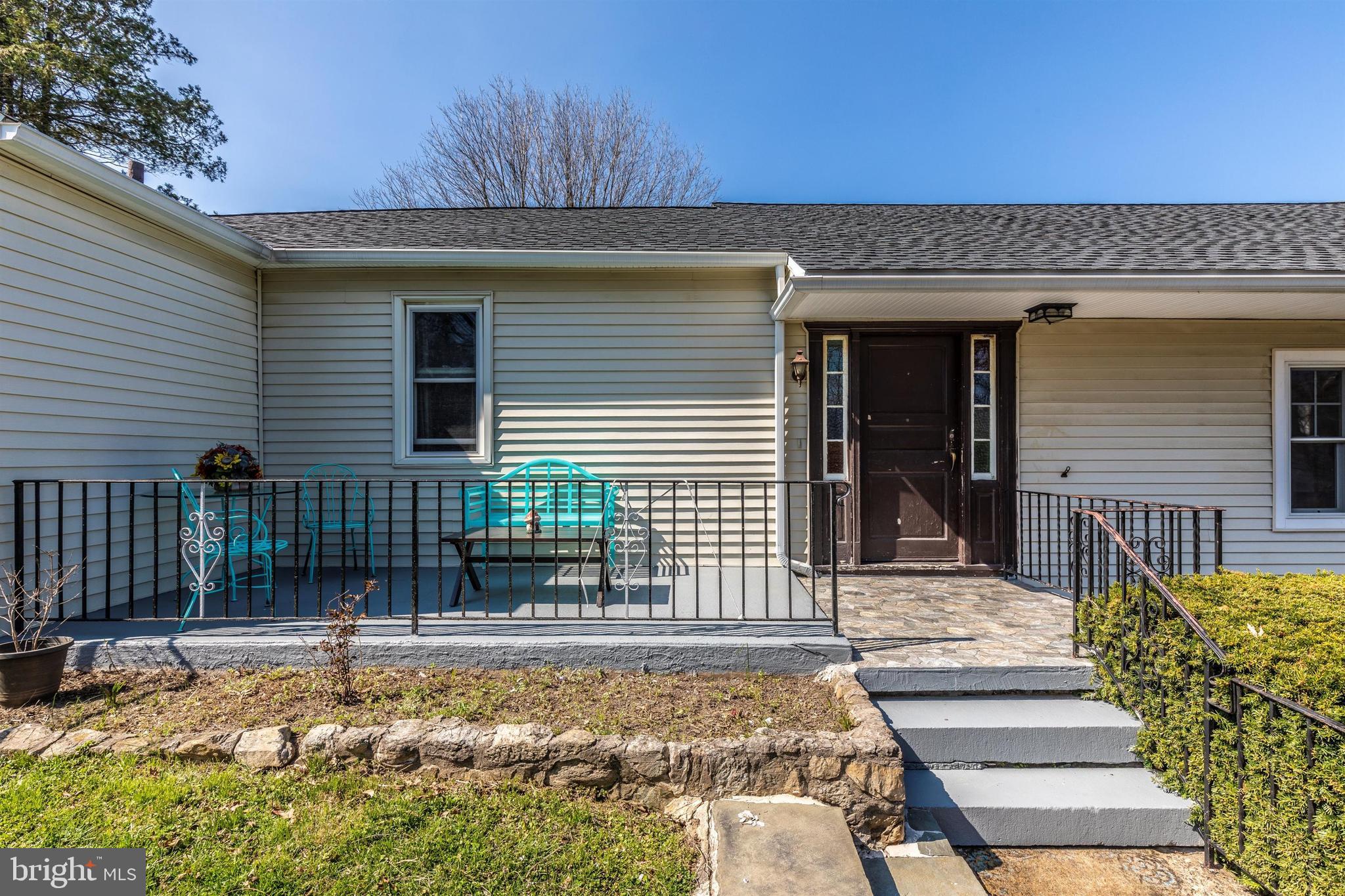 237 Walker Road Wayne, PA 19087 - Photo 3 of 55