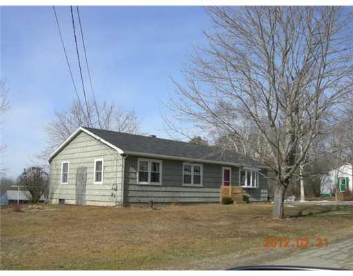 11 Peaslee Road Pittston, ME 04345 - Photo 1 of 13 Exterior Front.