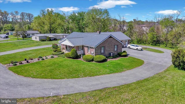 $1,100,000 | 154 West Maple Grove Road, Denver, PA 17517