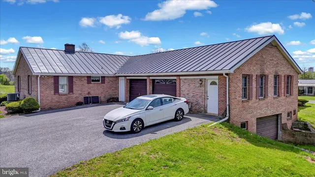 $1,100,000 | 154 West Maple Grove Road, Denver, PA 17517