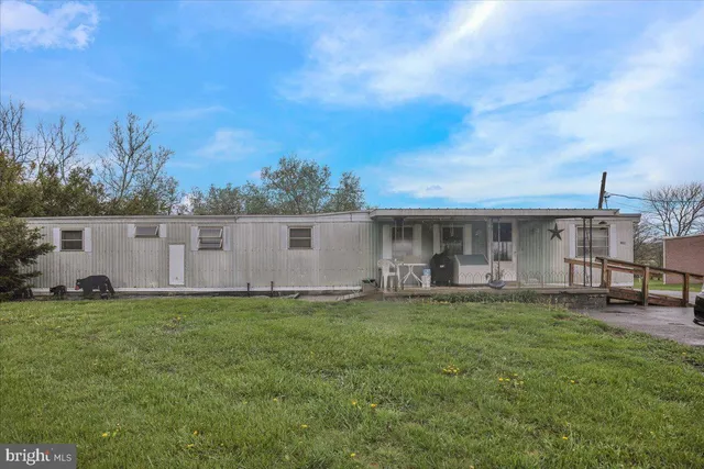 $1,100,000 | 154 West Maple Grove Road, Denver, PA 17517