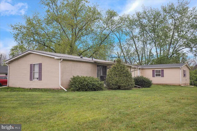 $1,100,000 | 154 West Maple Grove Road, Denver, PA 17517