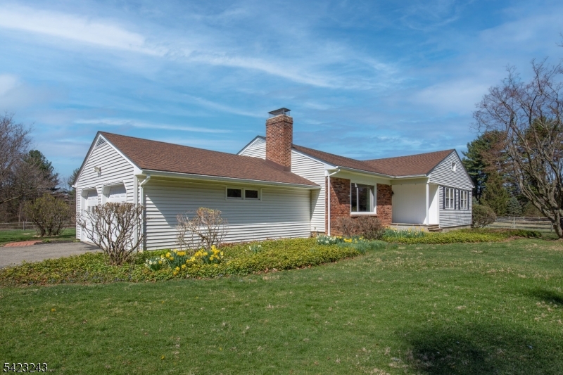 1 Scarlet Oak Road Califon, NJ 07830 - Photo 3 of 26