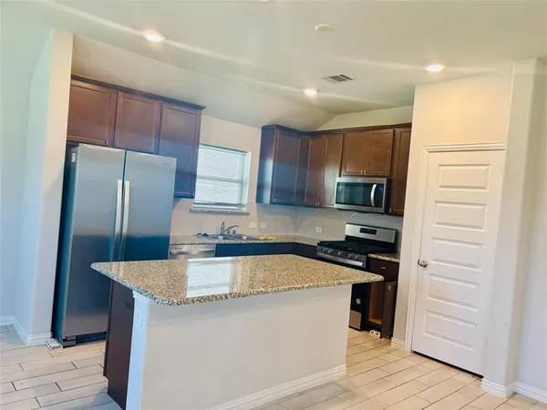 $2,100 | 1917 Briar Rose Drive, Denton, TX 76207