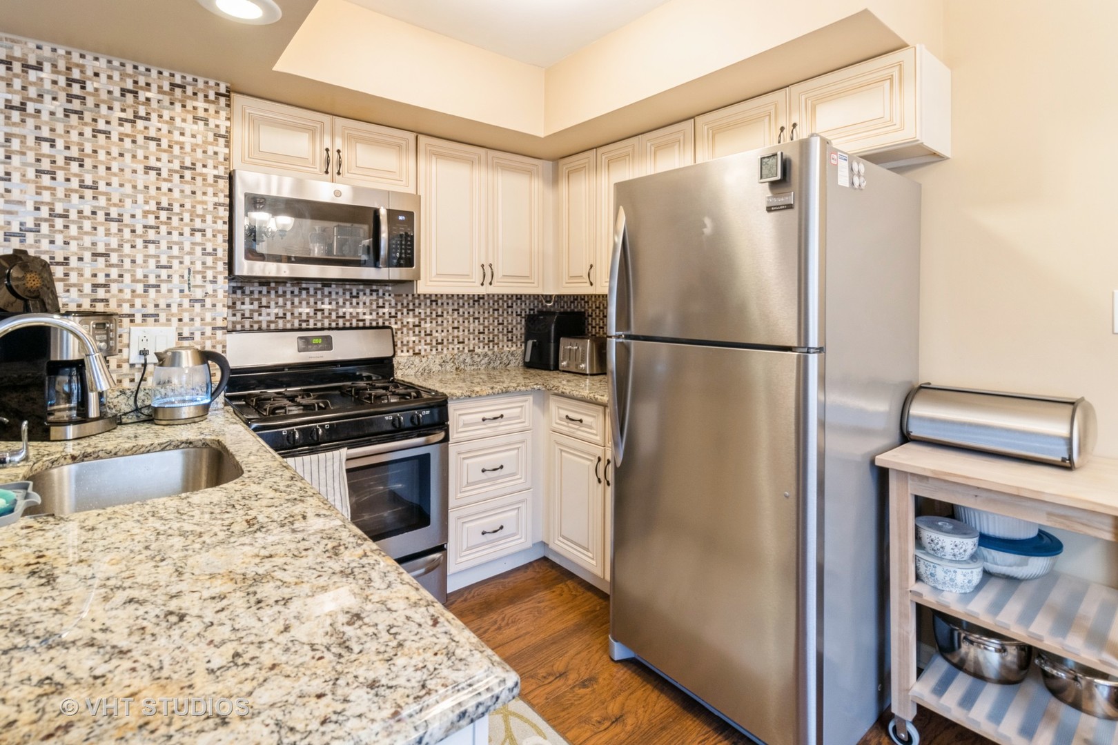 404 Inverrary Lane Deerfield, IL 60015 - Photo 2 of 11 Gallery Image 2