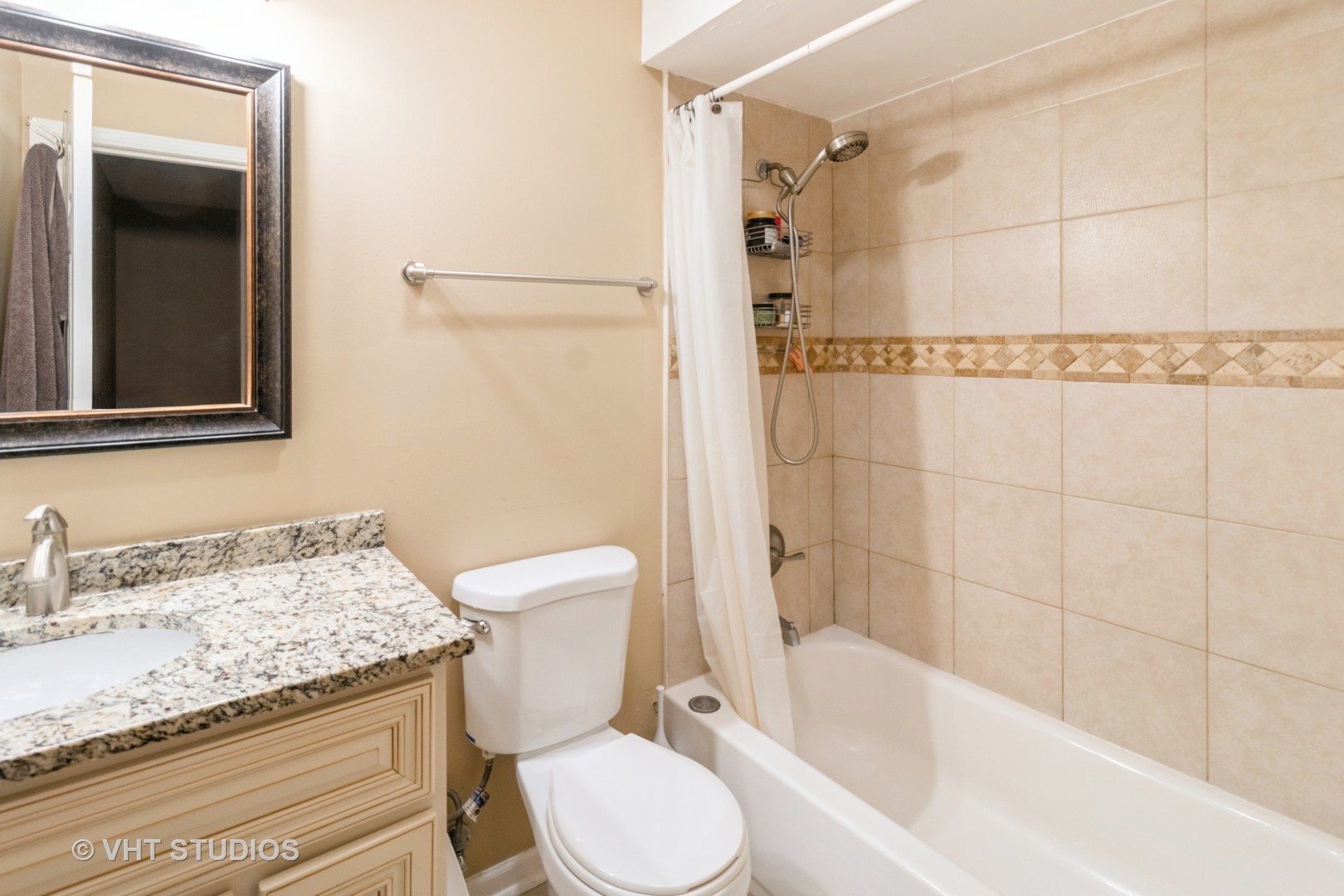 404 Inverrary Lane Deerfield, IL 60015 - Photo 4 of 11 Gallery Image 4