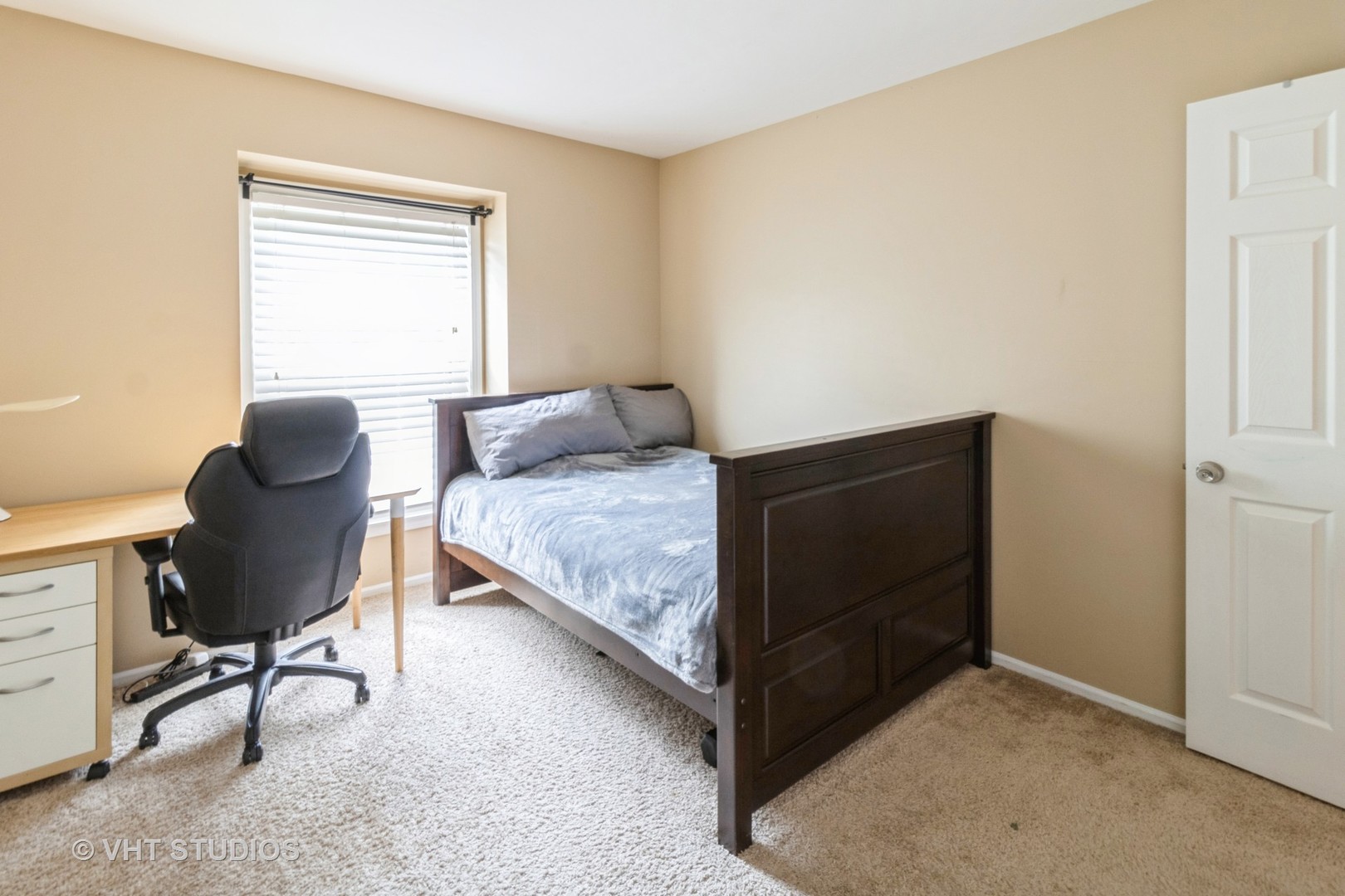 404 Inverrary Lane Deerfield, IL 60015 - Photo 5 of 11 Gallery Image 5