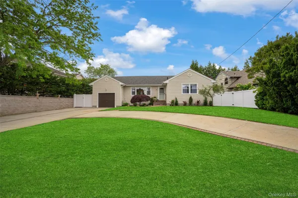 $849,000 | 2716 Hewlett Avenue, Merrick, NY 11566