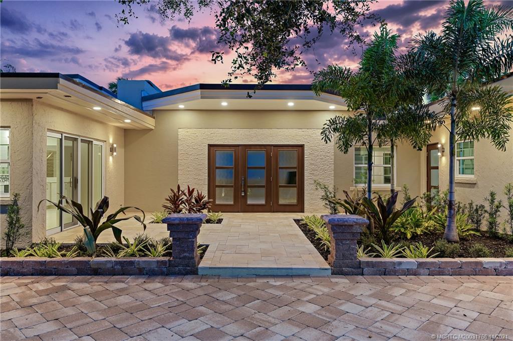 1037 Southeast Riverside Drive Stuart, FL 34996 - Photo 4 of 46