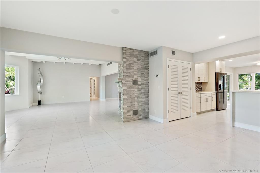 1037 Southeast Riverside Drive Stuart, FL 34996 - Photo 10 of 46
