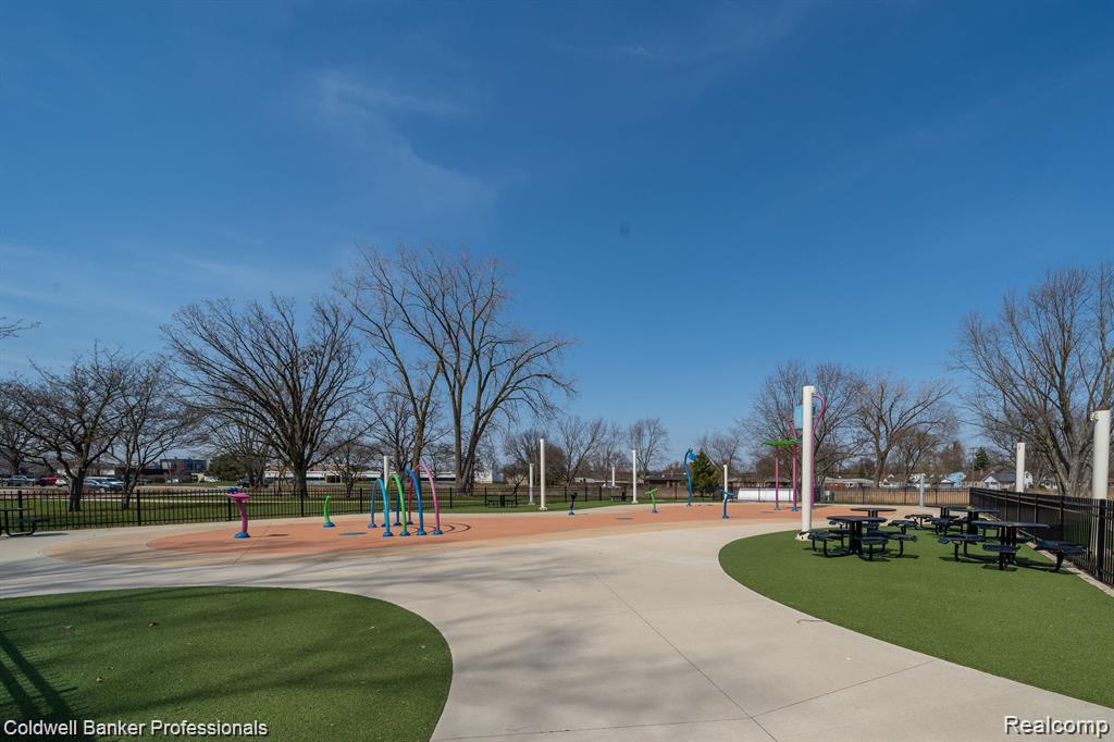 2461 Massoit Road Royal Oak, MI 48073 - Photo 43 of 44 Gallery Image 43