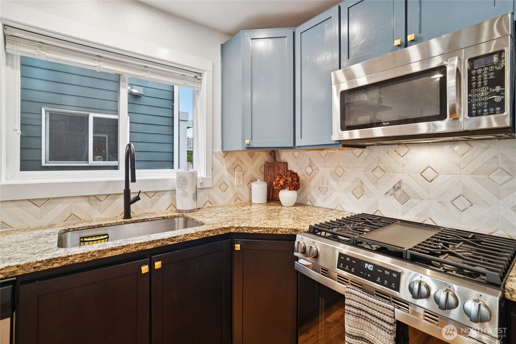 926 North 96th Street Seattle, WA 98103 - Photo 12 of 30