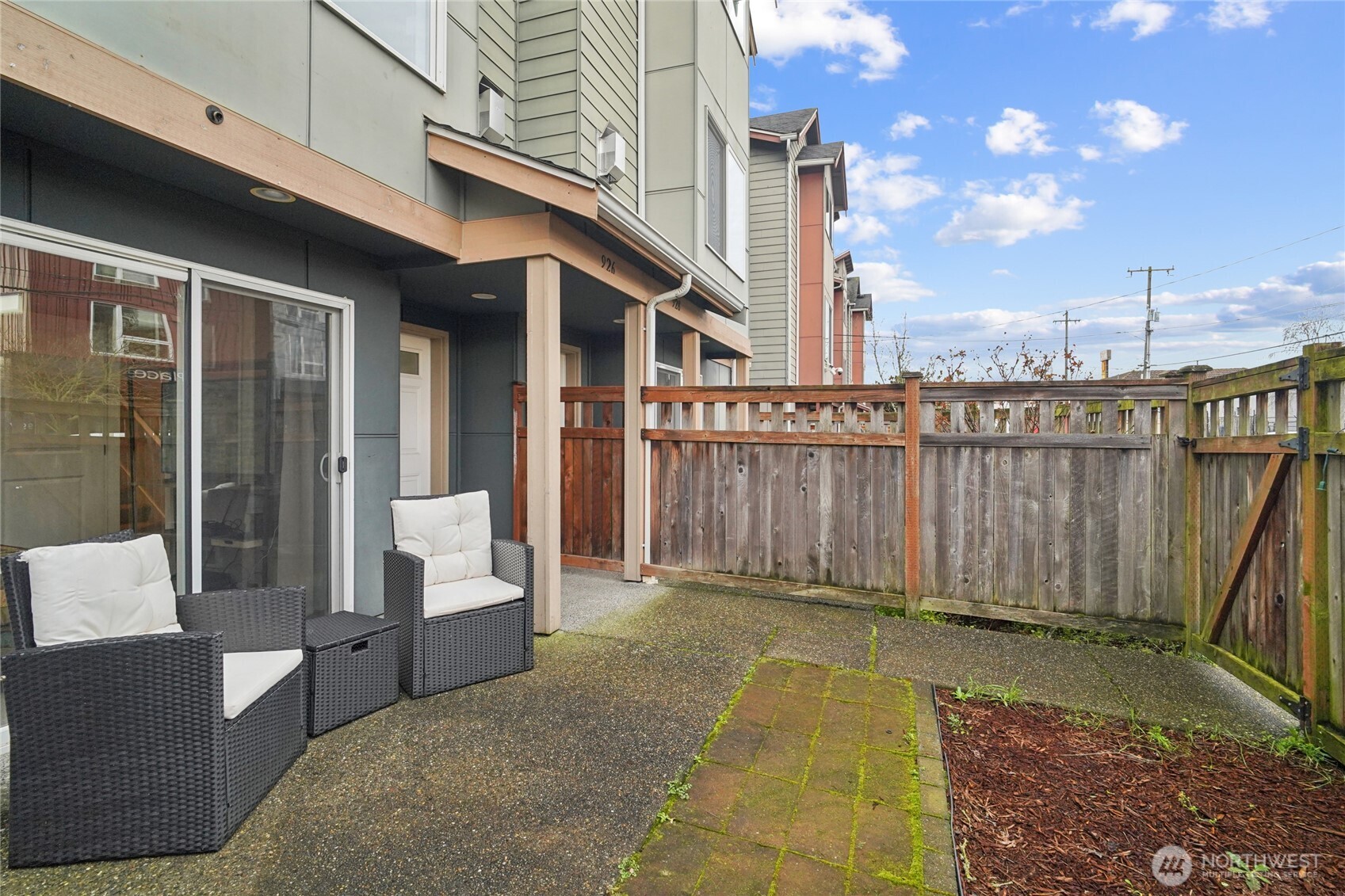 926 North 96th Street Seattle, WA 98103 - Photo 3 of 30