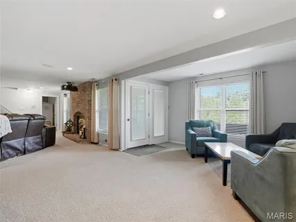 $575,000 | 6632 Towne Woods Drive, St. Louis, MO 63129