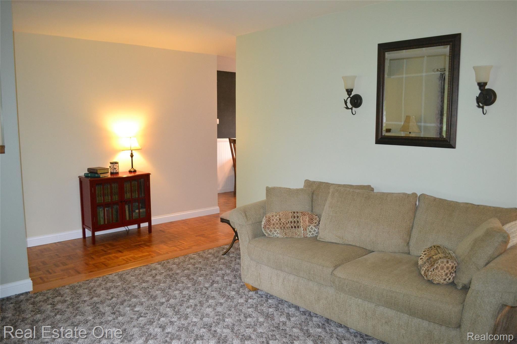 5313 Dunster Road Grand Blanc, MI 48439 - Photo 3 of 27 DSC_7135.JPG