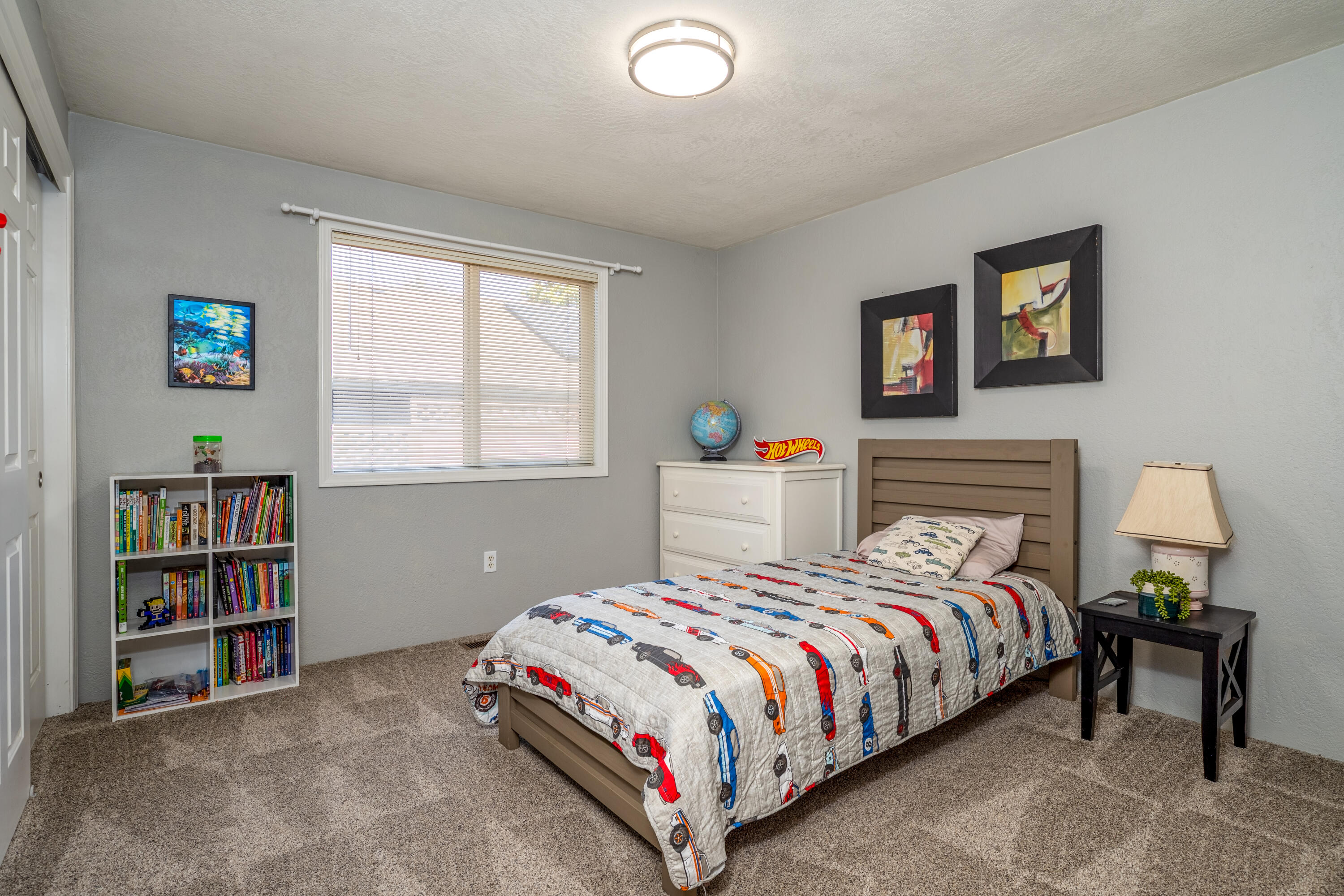 2928 Flint Ridge Avenue Medford, OR 97504 - Photo 15 of 33