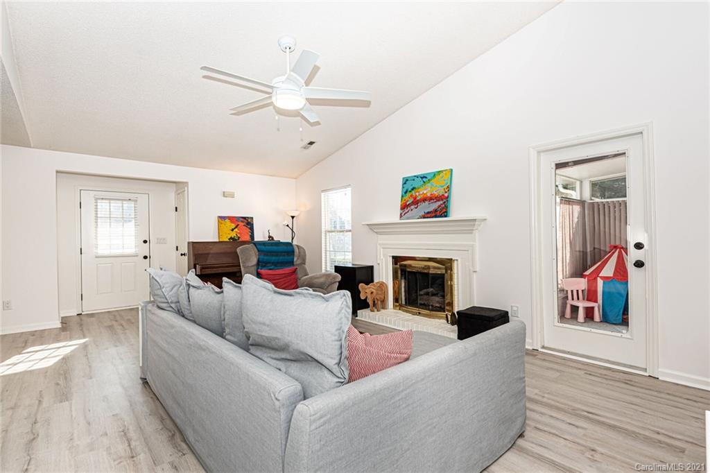 12309 Old Prairie Road, Unit 35 Charlotte, NC 28277 - Photo 4 of 26 Gallery Image 4