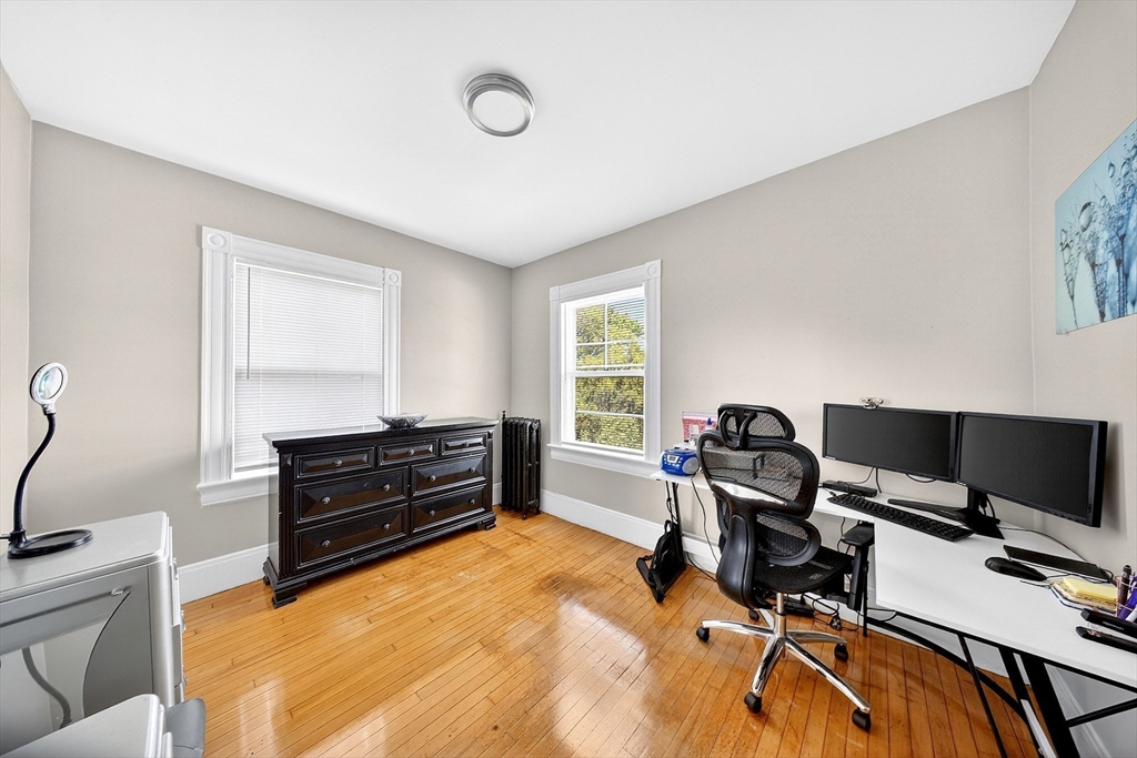 710 High Street Fall River, MA 02720 - Photo 9 of 37