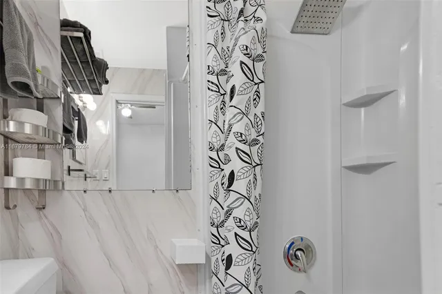 $308,000 | 335 Ocean Drive, Unit 126, Miami Beach, FL 33139