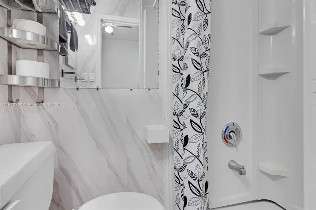 $308,000 | 335 Ocean Drive, Unit 126, Miami Beach, FL 33139