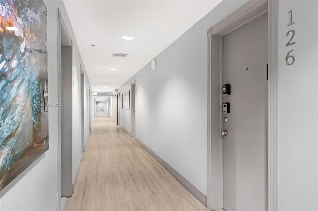 $308,000 | 335 Ocean Drive, Unit 126, Miami Beach, FL 33139