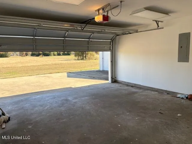 $268,500 | 2502 Murphree Drive, Greenwood, MS 38930