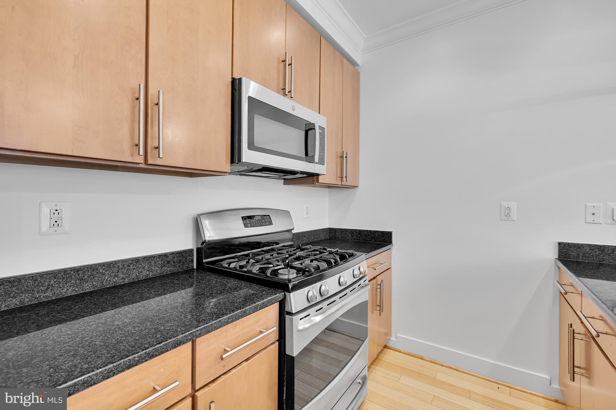 449 R Street Northwest, Unit 201 Washington, DC 20001 - Photo 13 of 28