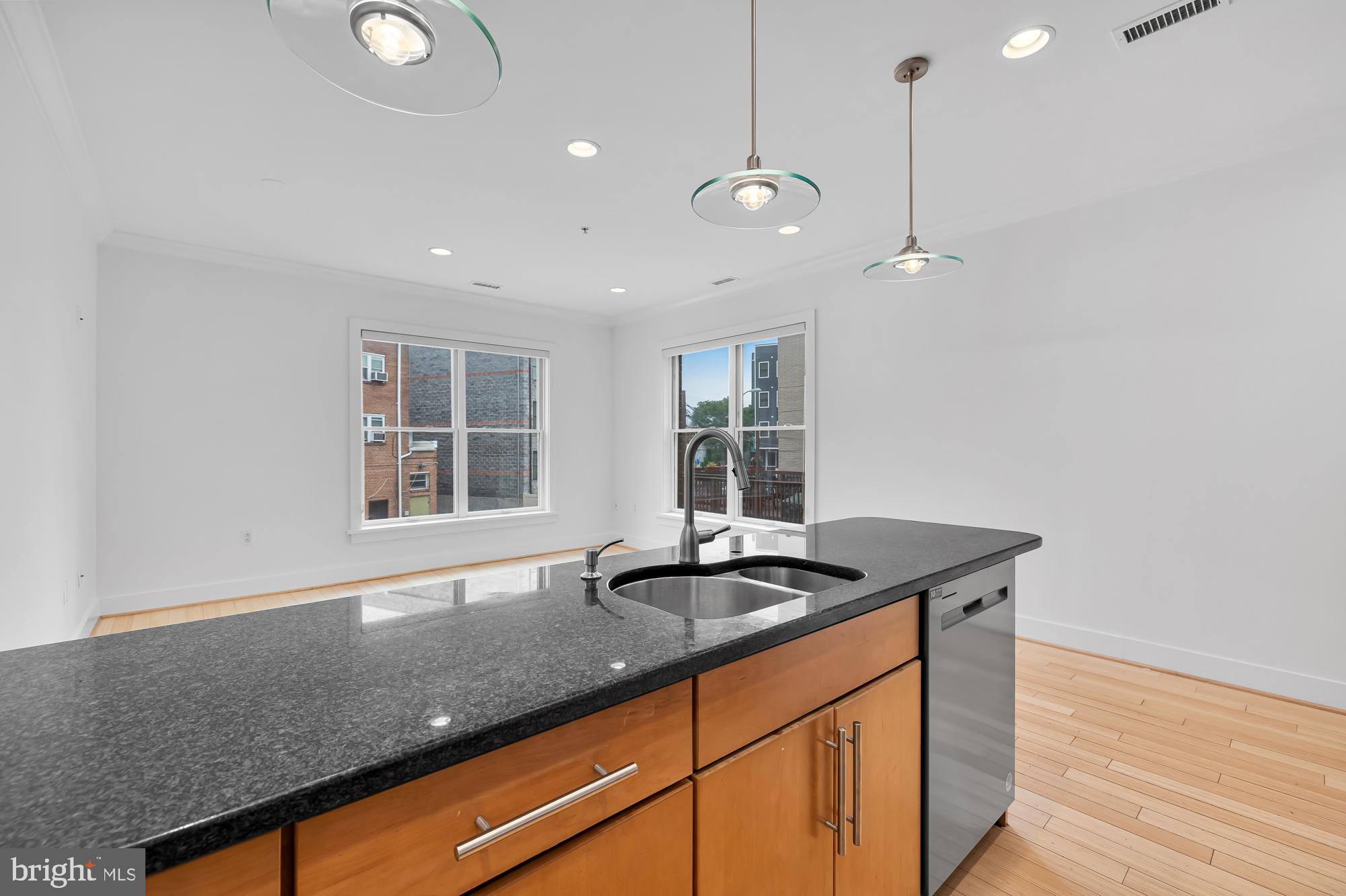 449 R Street Northwest, Unit 201 Washington, DC 20001 - Photo 14 of 28