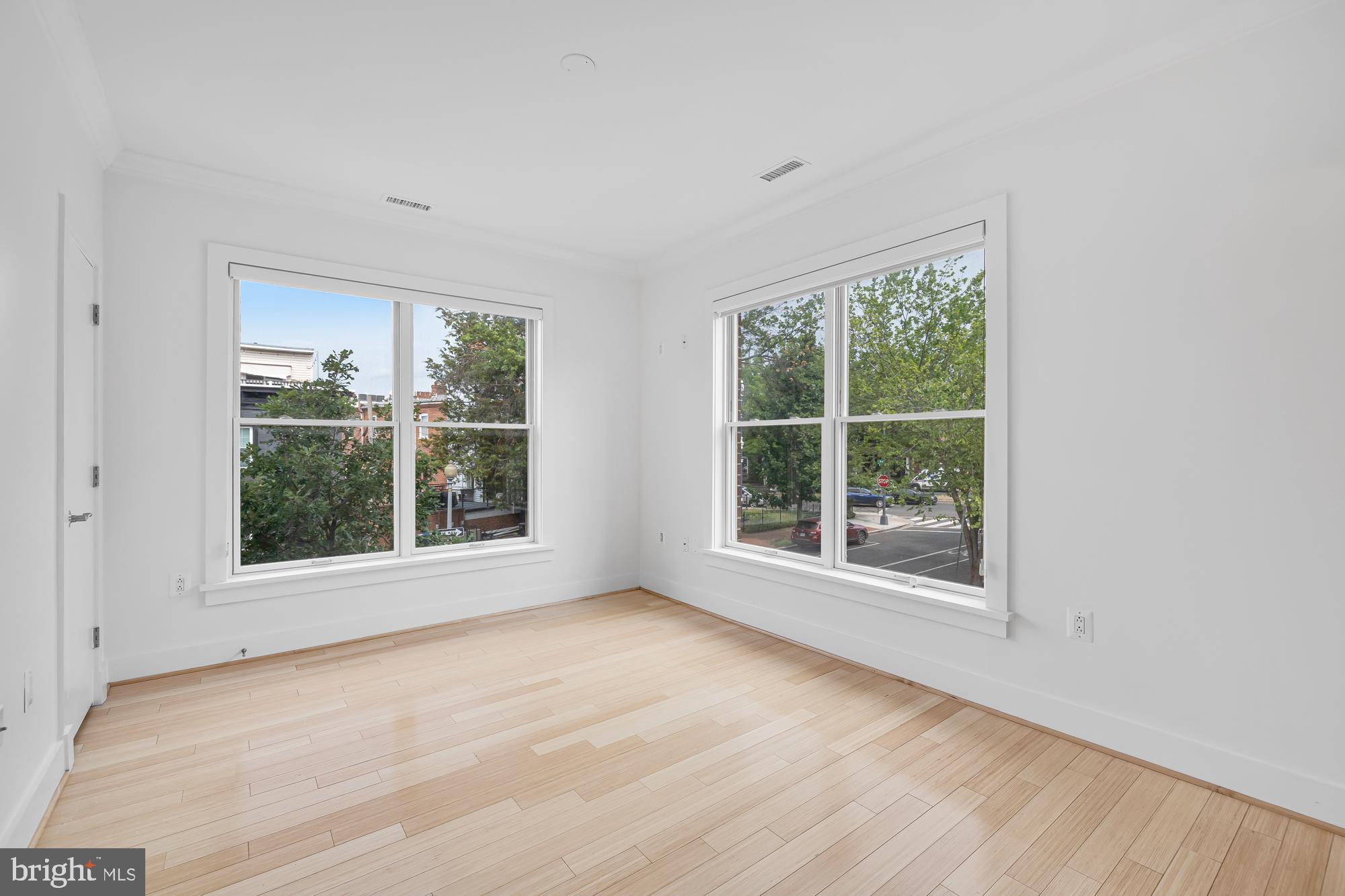 449 R Street Northwest, Unit 201 Washington, DC 20001 - Photo 16 of 28