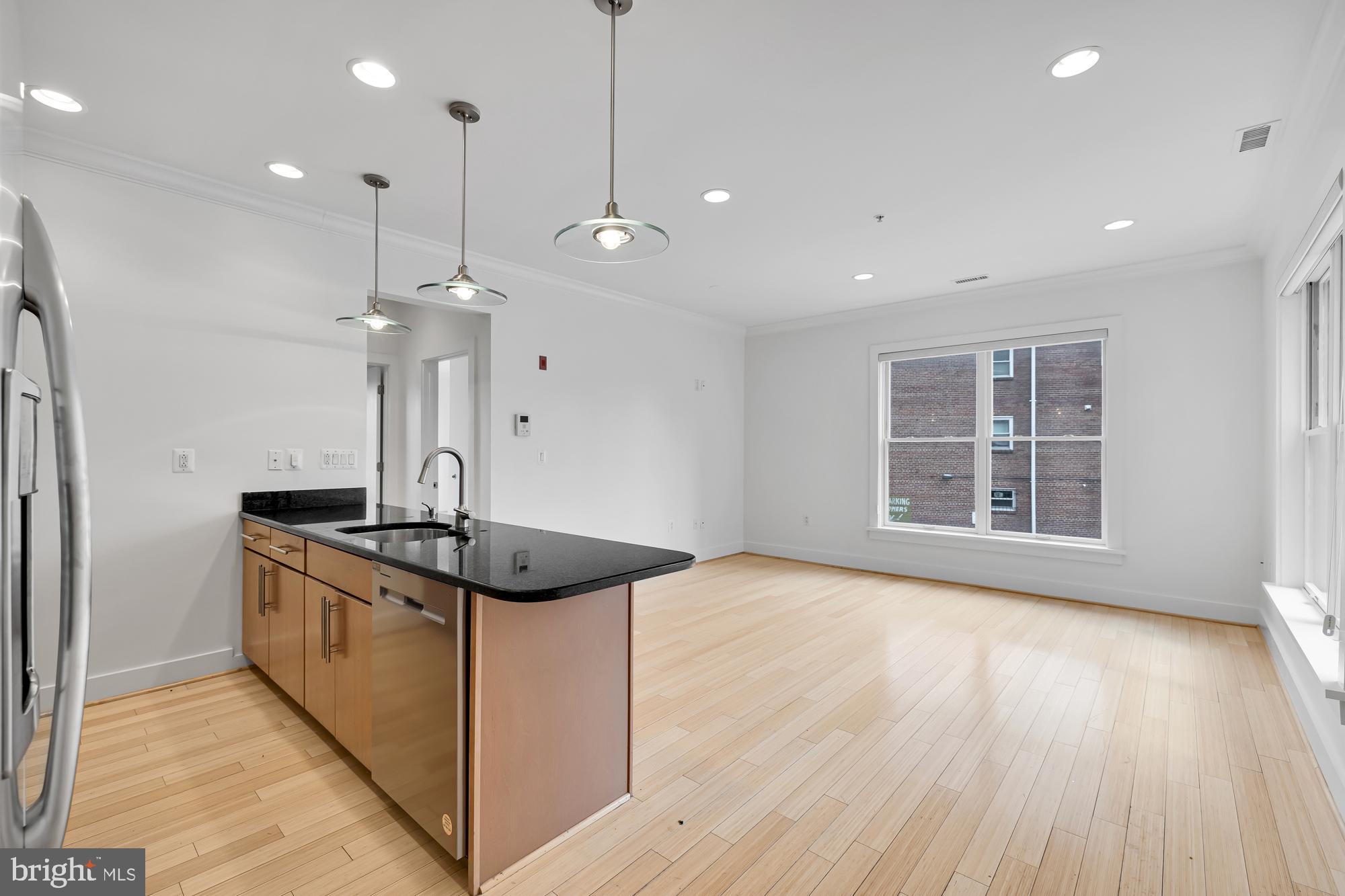 449 R Street Northwest, Unit 201 Washington, DC 20001 - Photo 5 of 28
