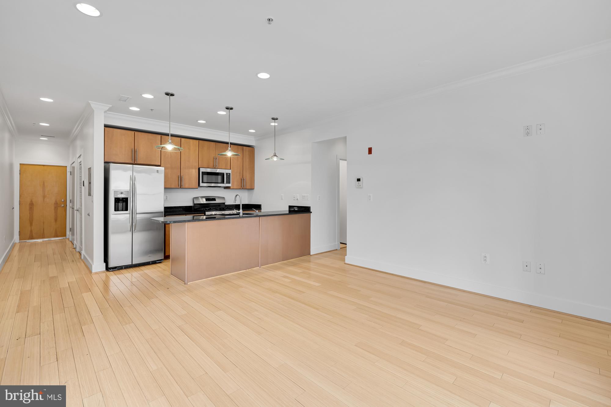 449 R Street Northwest, Unit 201 Washington, DC 20001 - Photo 7 of 28