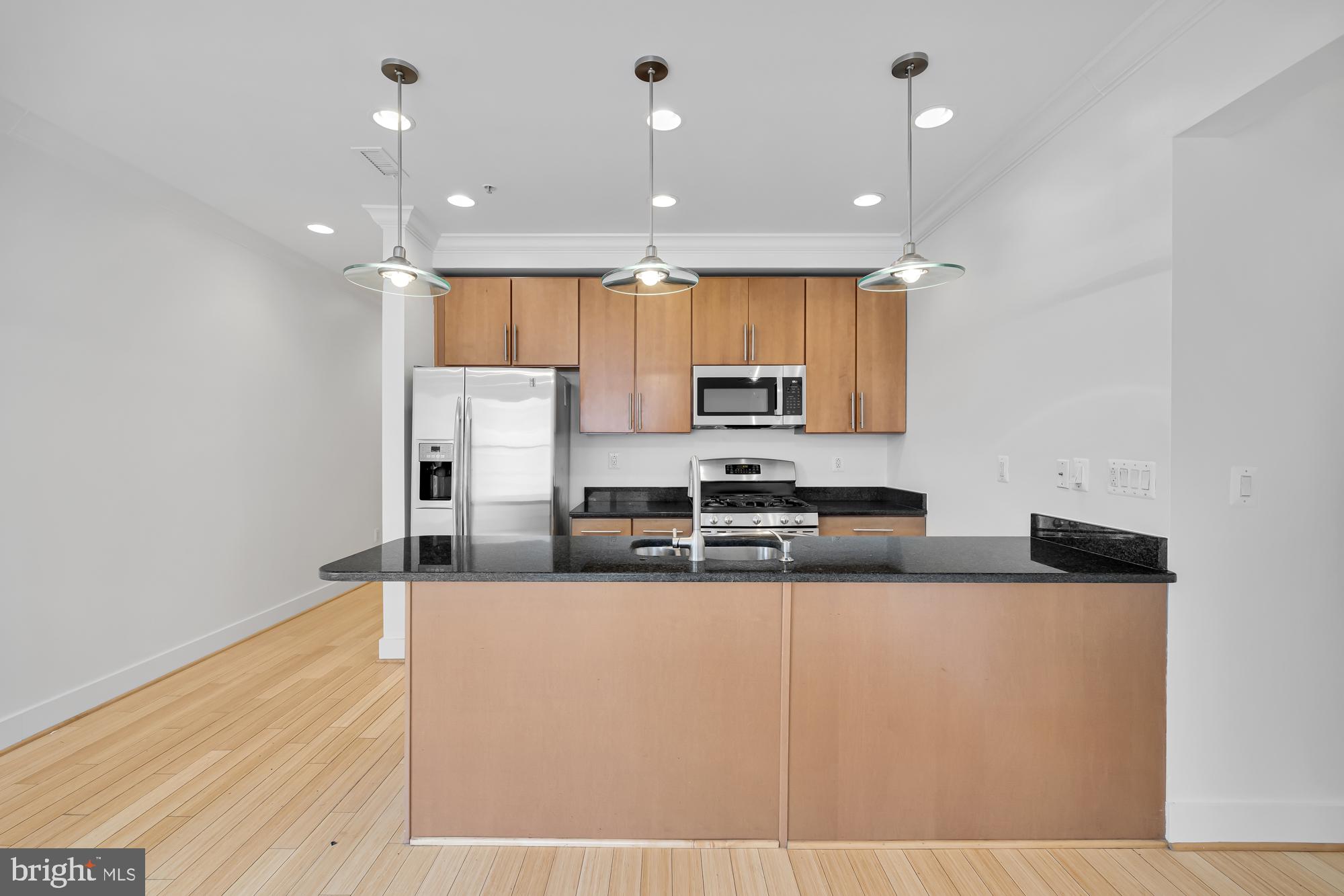 449 R Street Northwest, Unit 201 Washington, DC 20001 - Photo 10 of 28