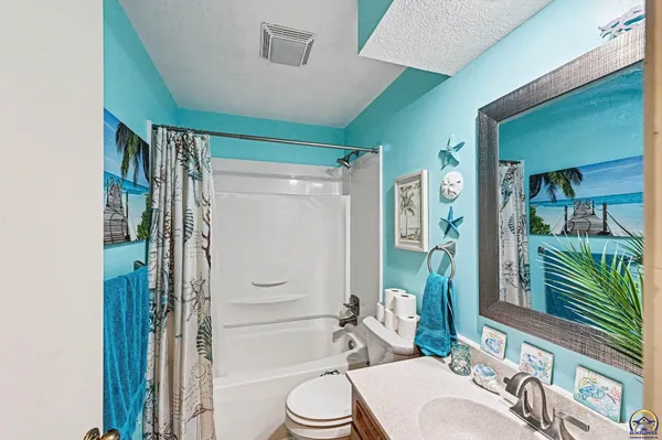 $259,900 | 42 Southwest Pepper Tree Lane, Topeka, KS 66611