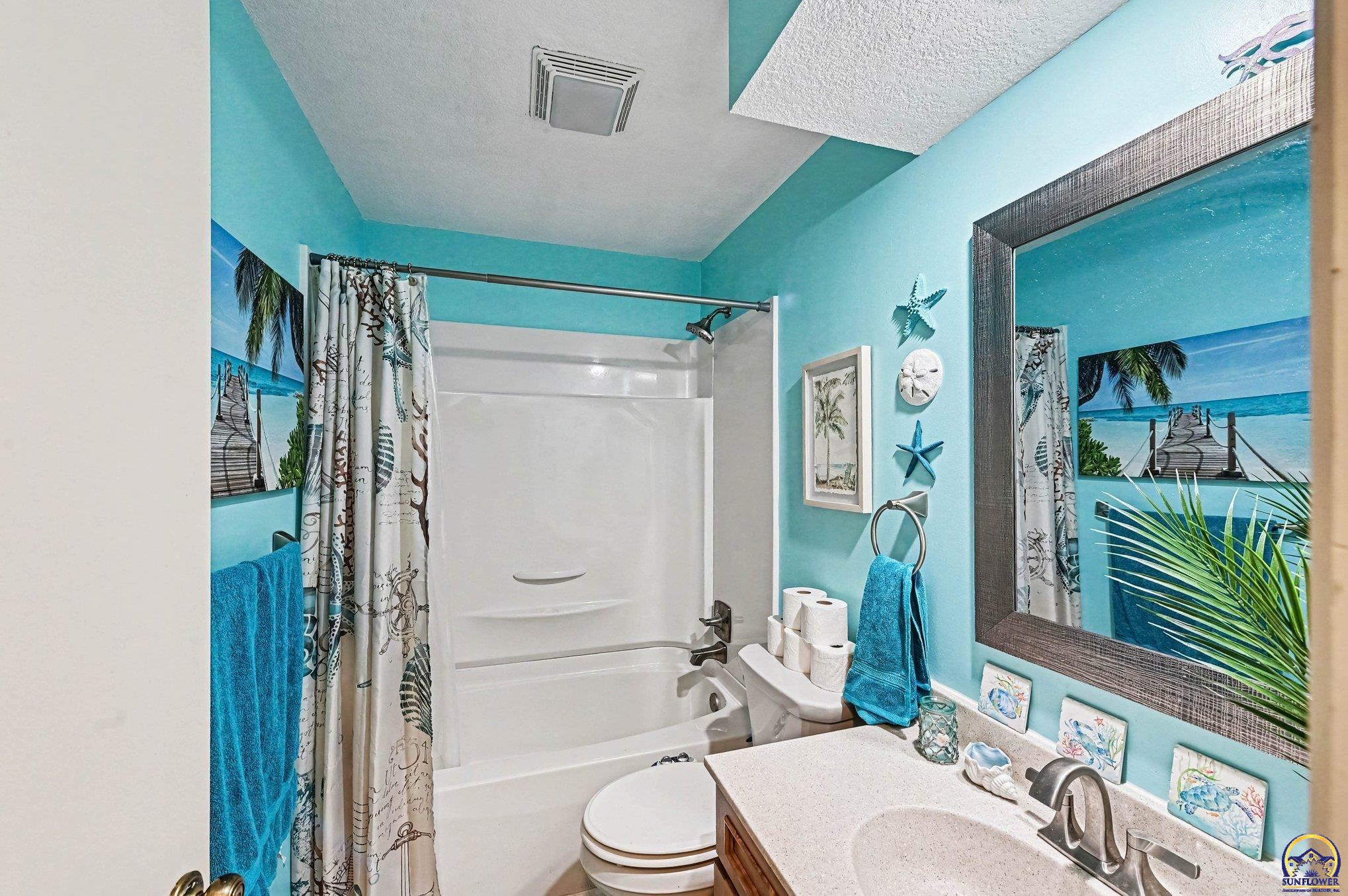 42 Southwest Pepper Tree Lane Topeka, KS 66611 - Photo 17 of 29