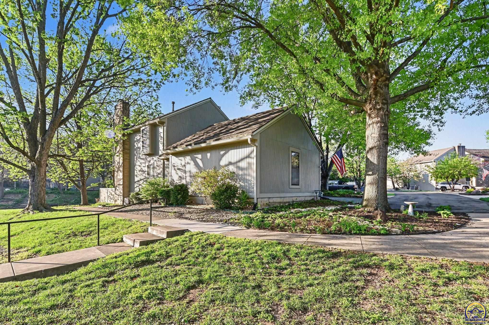 42 Southwest Pepper Tree Lane Topeka, KS 66611 - Photo 26 of 29