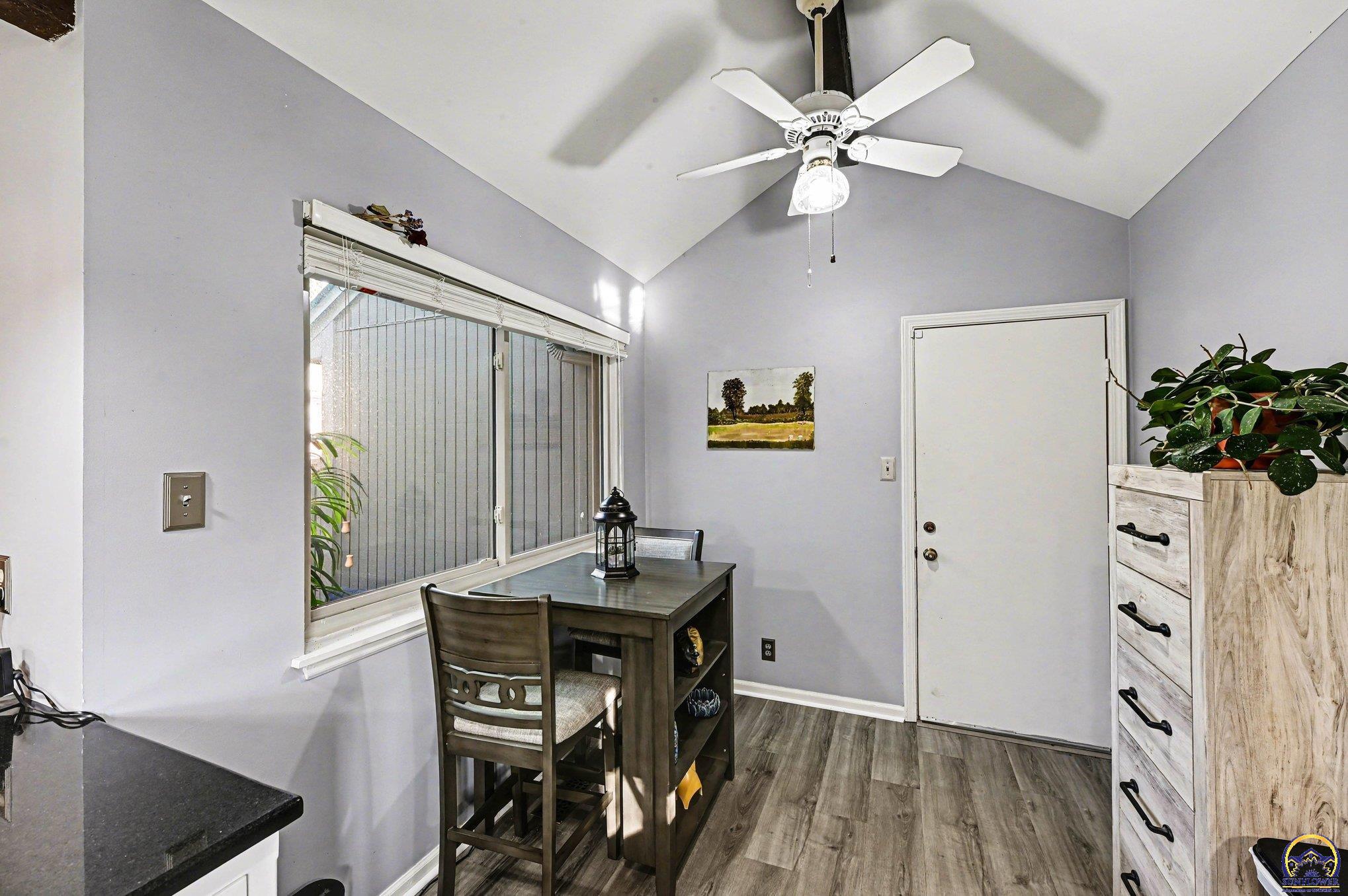 42 Southwest Pepper Tree Lane Topeka, KS 66611 - Photo 5 of 29