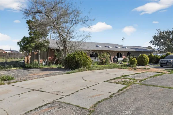 $349,900 | 15190 Cheyenne Road, Apple Valley, CA 92307