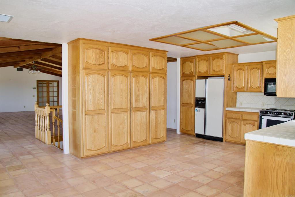 5727 Redondo Drive Bonsall, CA 92003 - Photo 10 of 31