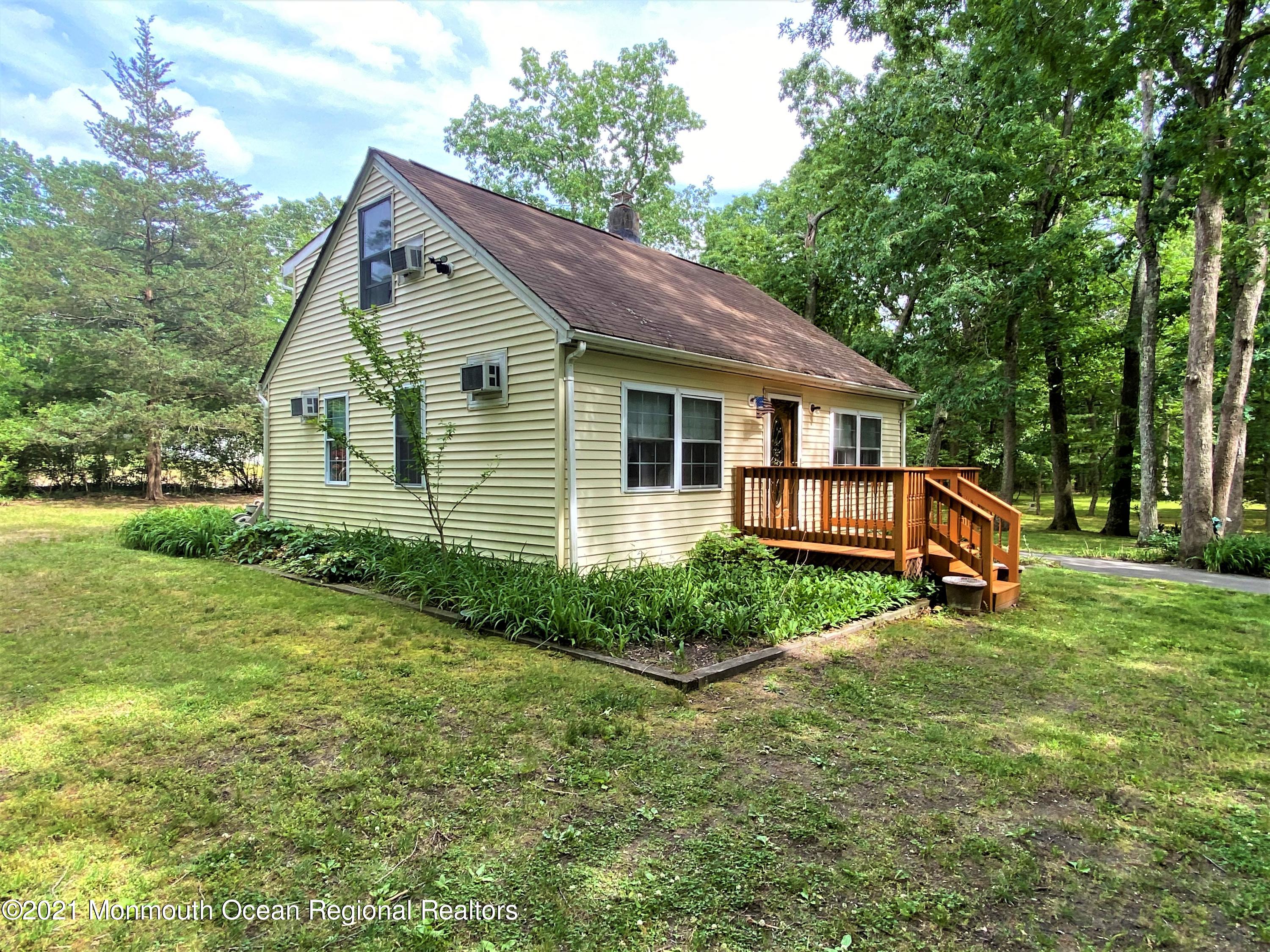 361 Black Oak Road Jackson, NJ 08527 - Photo 4 of 57 a view of a house with a yard