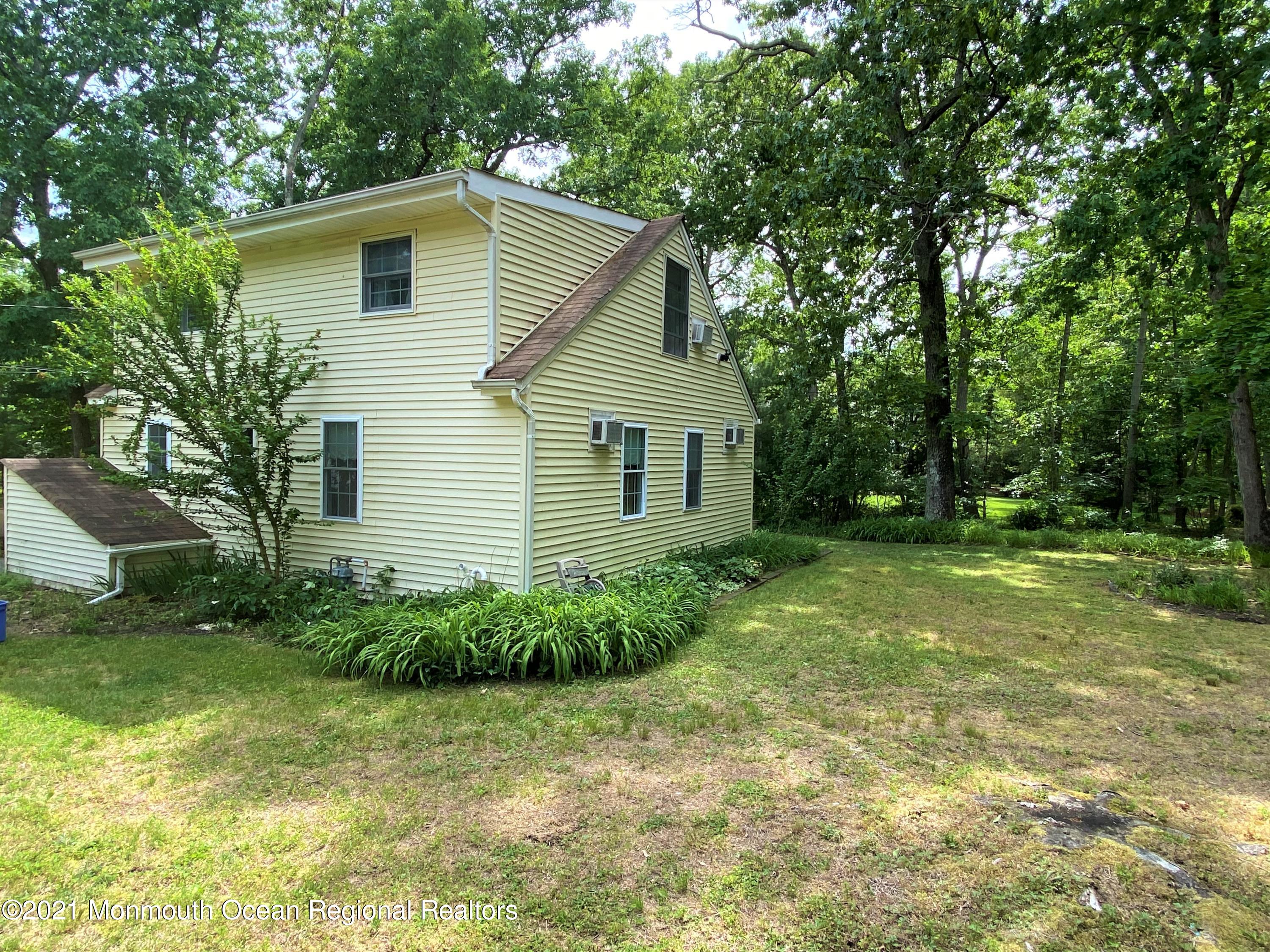 361 Black Oak Road Jackson, NJ 08527 - Photo 38 of 57 a view of a house with a yard